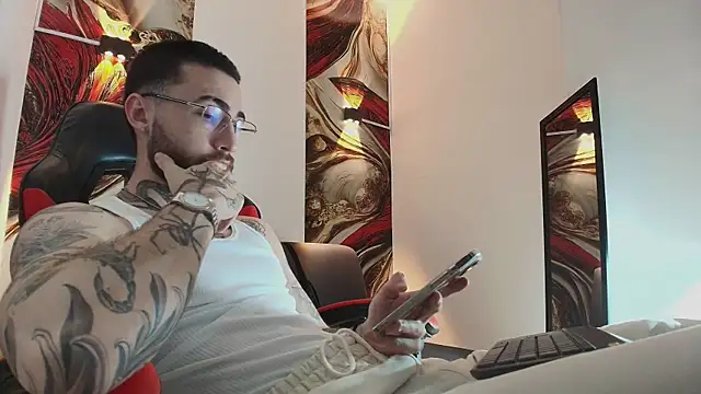 Luke davis01 online show from 12-18-25, 01:17