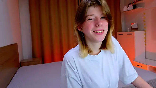 Bella amory online show from 10-30-25, 03:13