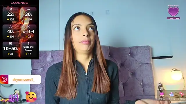 Skye Moore online show from 10-17-25, 07:05