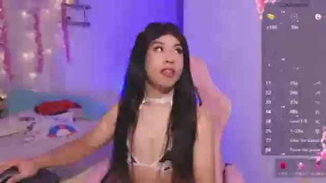 Snapshot of Sweettifani chatting on 03-09-26, 06:01 Sweettifani online show from 03-09-26, 06:01