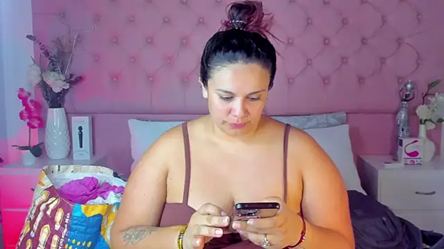 KourtneyEvans online show from 09-14-25, 04:39