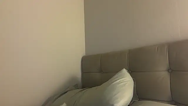 Snapshot of skyejde chatting on 09-13-25, 10:20 skyejde online show from 09-13-25, 10:20