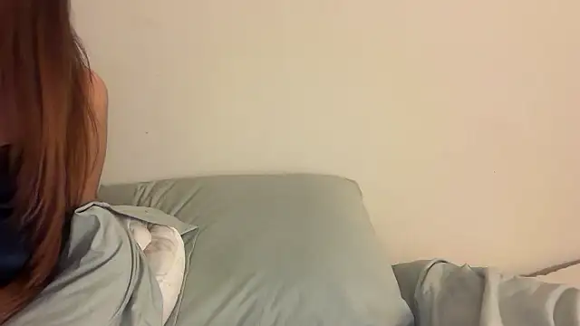 Snapshot of skyejde chatting on 09-19-25, 09:59 skyejde online show from 09-19-25, 09:59