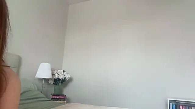 Snapshot of skyejde chatting on 10-19-25, 01:01 skyejde online show from 10-19-25, 01:01