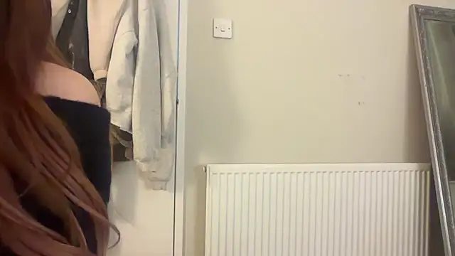 Snapshot of skyejde chatting on 11-02-25, 10:56 skyejde online show from 11-02-25, 10:56