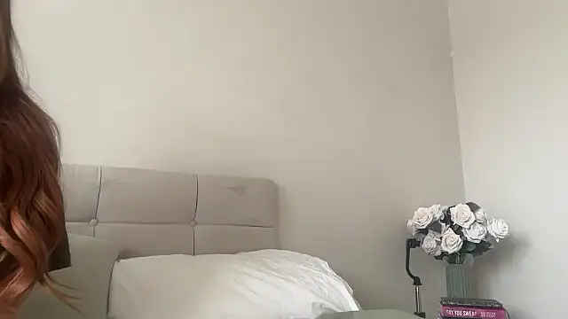 Snapshot of skyejde chatting on 11-03-25, 12:28 skyejde online show from 11-03-25, 12:28