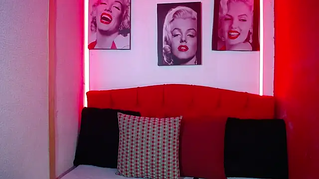 Snapshot of Tiana_Ebony18 chatting on 07-02-26, 12:11 Tiana Ebony18 online show from 07-02-26, 12:11