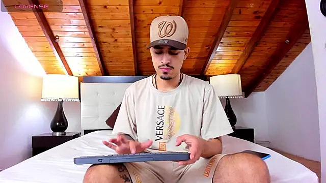 Sebastian Berne online show from 02-25-25, 05:04