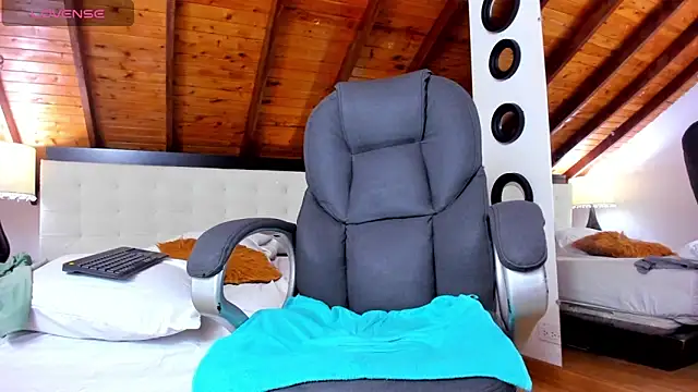 Sebastian Berne online show from 03-12-25, 01:36