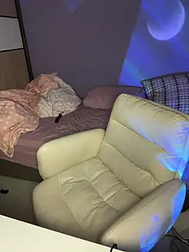 Snapshot of Hannababy_ chatting on 03-27-26, 03:23 Hannababy online show from 03-27-26, 03:23