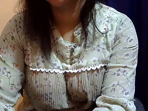 Snapshot of Your_cutiepie_ chatting on 02-18-25, 09:32 Your cutiepie online show from 02-18-25, 09:32