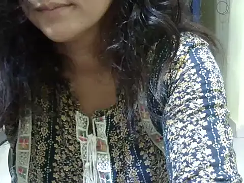 Snapshot of Your_cutiepie_ chatting on 10-06-25, 05:43 Your cutiepie online show from 10-06-25, 05:43