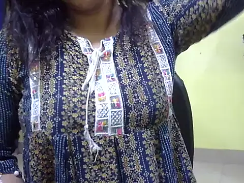 Snapshot of Your_cutiepie_ chatting on 10-27-25, 04:16 Your cutiepie online show from 10-27-25, 04:16