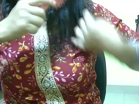 Snapshot of Your_cutiepie_ chatting on 10-27-25, 05:17 Your cutiepie online show from 10-27-25, 05:17