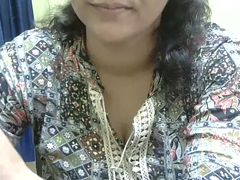 Snapshot of Your_cutiepie_ chatting on 10-31-25, 08:26 Your cutiepie online show from 10-31-25, 08:26