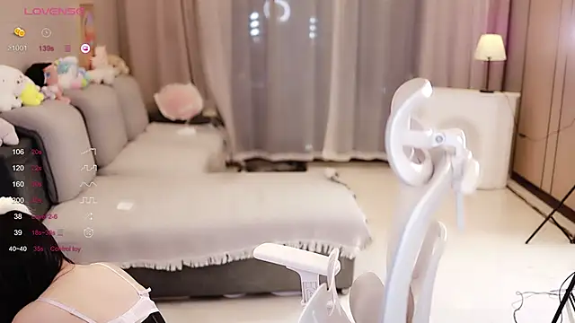 Moonccoi online show from 02-13-25, 09:17