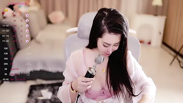 Moonccoi online show from 02-20-25, 04:57