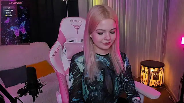 AshleySnowflake online show from 02-16-25, 03:05