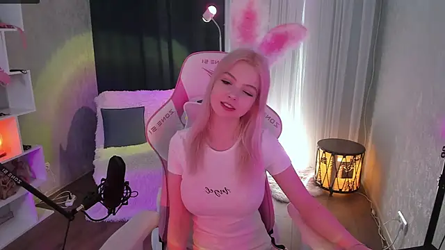 AshleySnowflake online show from 03-21-25, 10:17