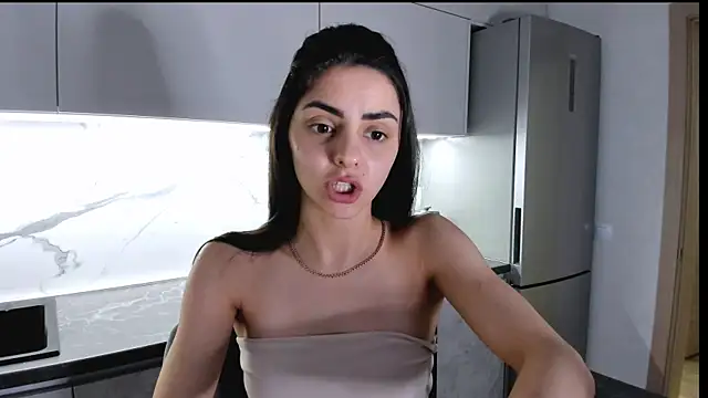 EmiliaZen online show from 02-08-25, 07:27