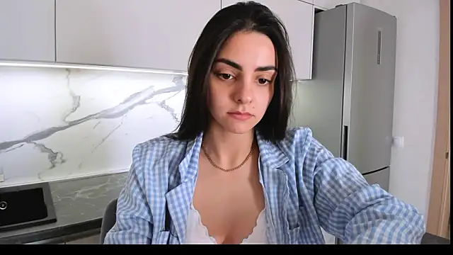 EmiliaZen online show from 02-11-25, 01:51