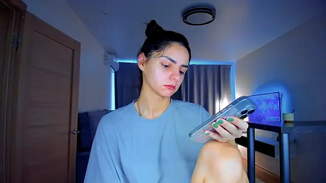 EmiliaZen online show from 10-16-25, 01:01