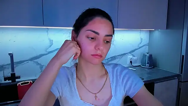 EmiliaZen online show from 06-22-26, 03:42