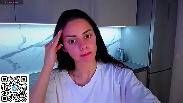 EmiliaZen online show from 06-26-26, 10:36