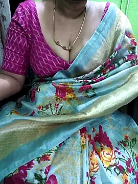 niiveditha online show from 10-07-25, 05:37