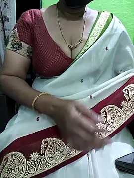 niiveditha online show from 10-08-25, 02:36