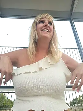 Sexybiene969 online show from 09-22-25, 04:20