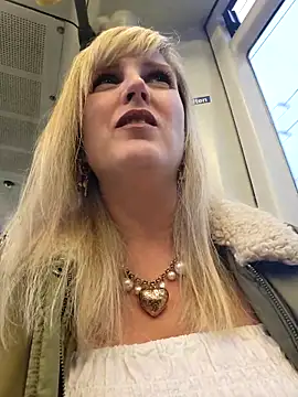 Sexybiene969 online show from 10-10-25, 03:11