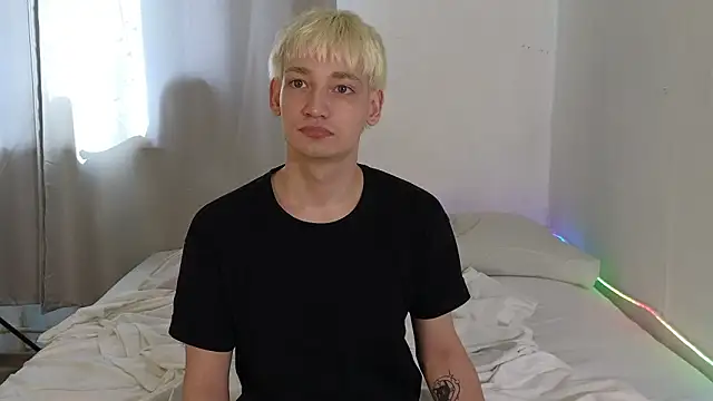 Julian wins online show from 03-31-26, 03:19