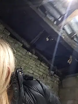 Snapshot of hotamanda01 chatting on 11-12-25, 09:14 hotamanda01 online show from 11-12-25, 09:14