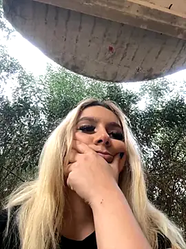 hotamanda01 online show from 11-28-25, 01:03