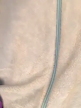 Snapshot of Laura-Khalifa chatting on 03-17-26, 05:55 Laura-Khalifa online show from 03-17-26, 05:55