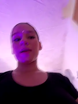 Snapshot of Abbiee_8 chatting on 10-24-25, 11:12 Abbiee 8 online show from 10-24-25, 11:12