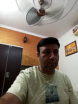 innocentboy1987 online show from 10-04-25, 07:39