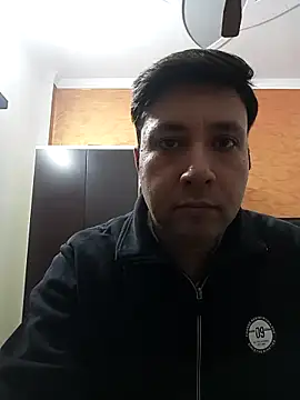 innocentboy1987 online show from 11-17-25, 08:53