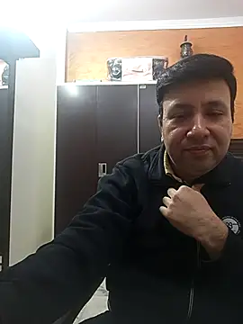 innocentboy1987 online show from 12-22-25, 05:15