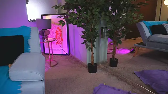 Snapshot of Dolce_Tentacion chatting on 02-18-25, 11:22 Dolce Tentacion online show from 02-18-25, 11:22