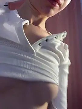 RosieMills online show from 03-10-25, 04:38