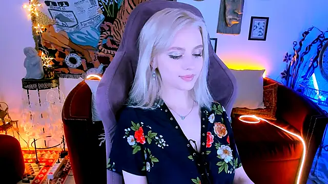 LeonaStane online show from 02-09-25, 05:11