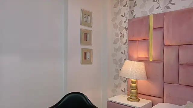 Snapshot of ArianaFranco chatting on 07-08-26, 01:48 ArianaFranco online show from 07-08-26, 01:48