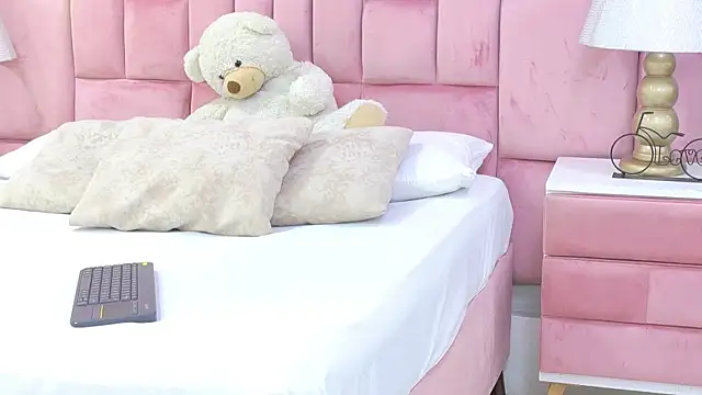Snapshot of ArianaFranco chatting on 07-15-26, 12:54 ArianaFranco online show from 07-15-26, 12:54