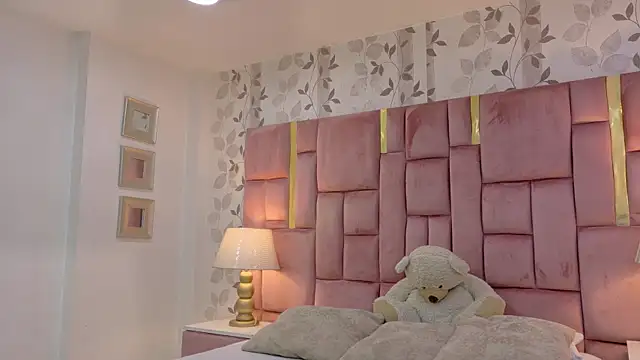 Snapshot of ArianaFranco chatting on 07-21-26, 01:13 ArianaFranco online show from 07-21-26, 01:13