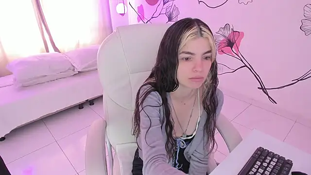 Isabela Fiorelli online show from 09-16-25, 01:45