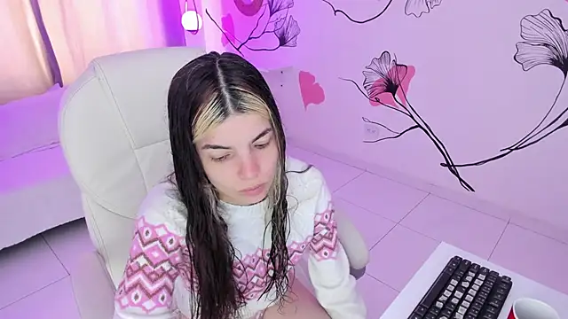 Isabela Fiorelli online show from 10-10-25, 02:05