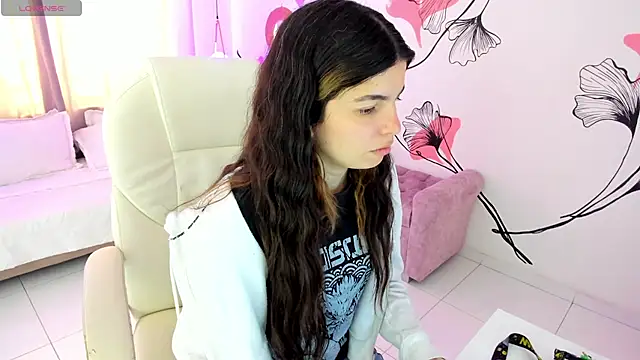 Isabela Fiorelli online show from 06-13-26, 01:42