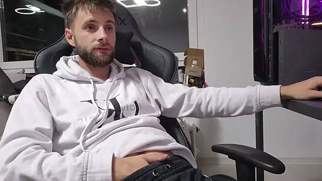 ademandjulia online show from 10-02-25, 09:22